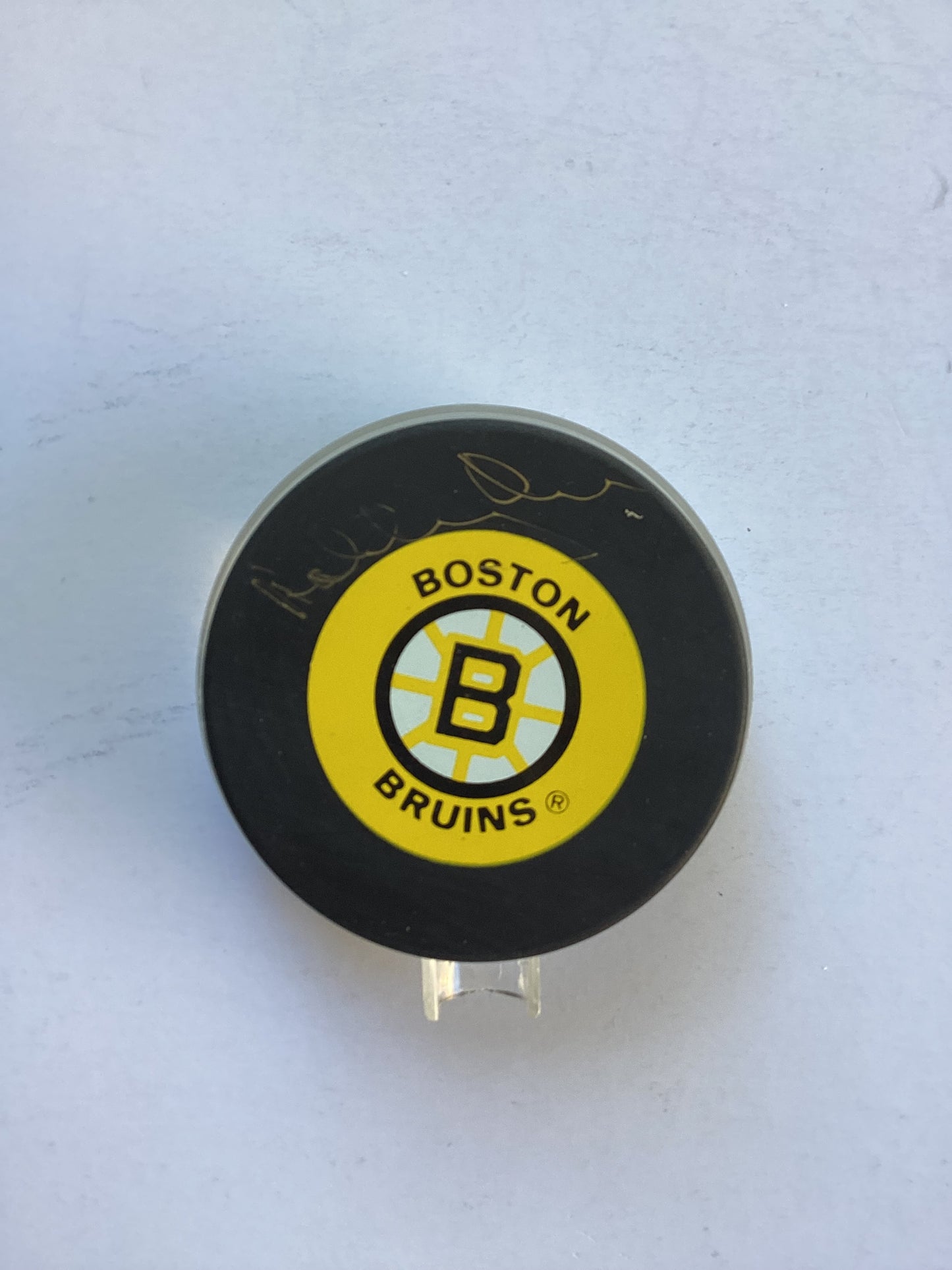 Boston Bruins Signed Puck - Bobby Orr